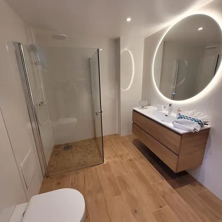 Adventure House Katrine Apartment